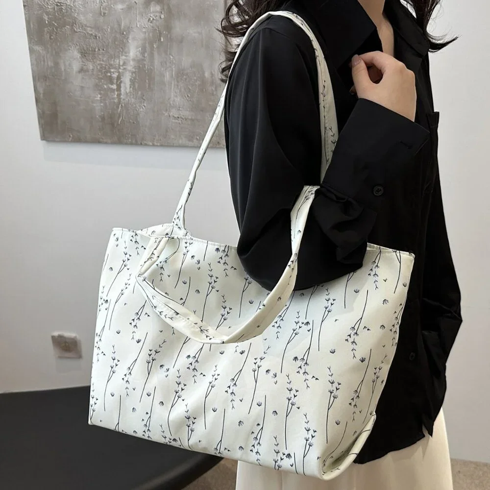 Medium Nylon Classic Style Sewing Thread Square Zipper Chic Floral Tote Bag - Picture 1 of 12